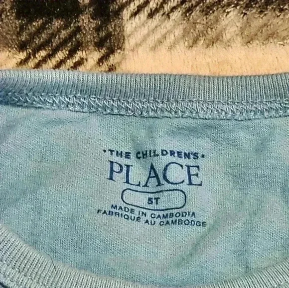 Childrens Place 5t blue 100% cotton shark shirt - Picture 3 of 9